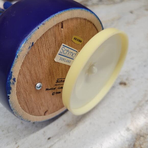 Vintage Schumid Nutcracker Music Box, Christmas Decor - Picture 4 of 6